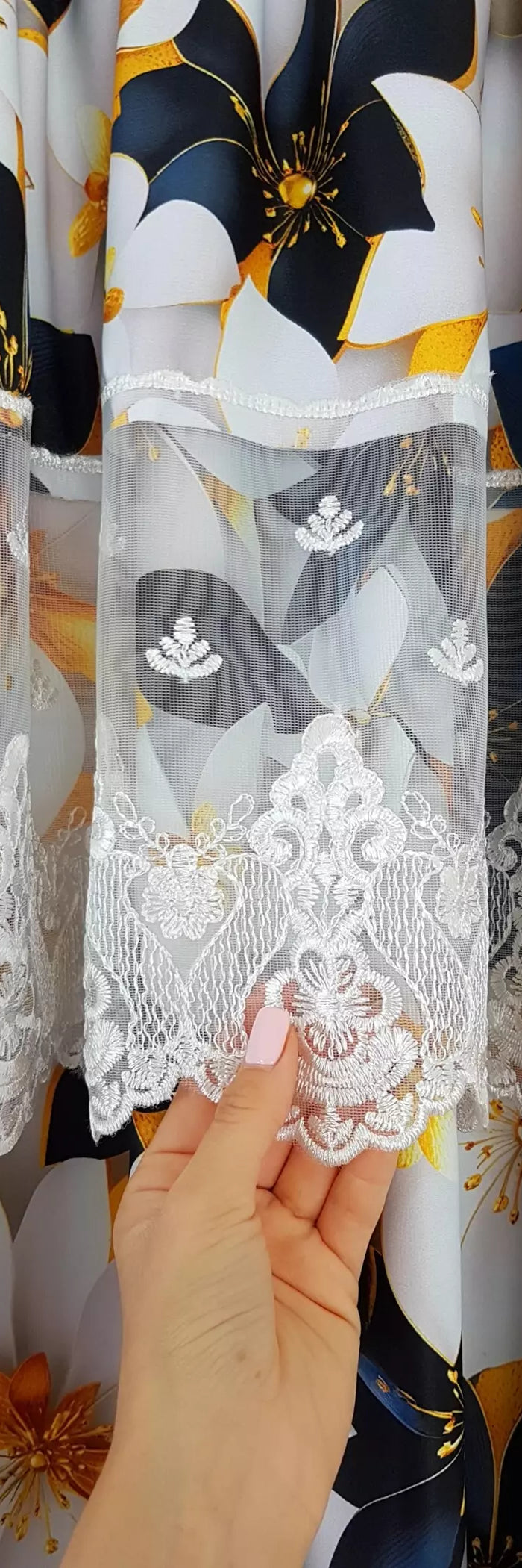 <h2>‘‘Recomand cu drag produsele Luxen, am fost multumita de materialul huselor de scaune si al draperiilor.’’</h2><h4>⭐⭐⭐⭐⭐<br/></h4><h5>Ioana Dumitrescu</h5><p>Aug 2, 2025<br/></p>